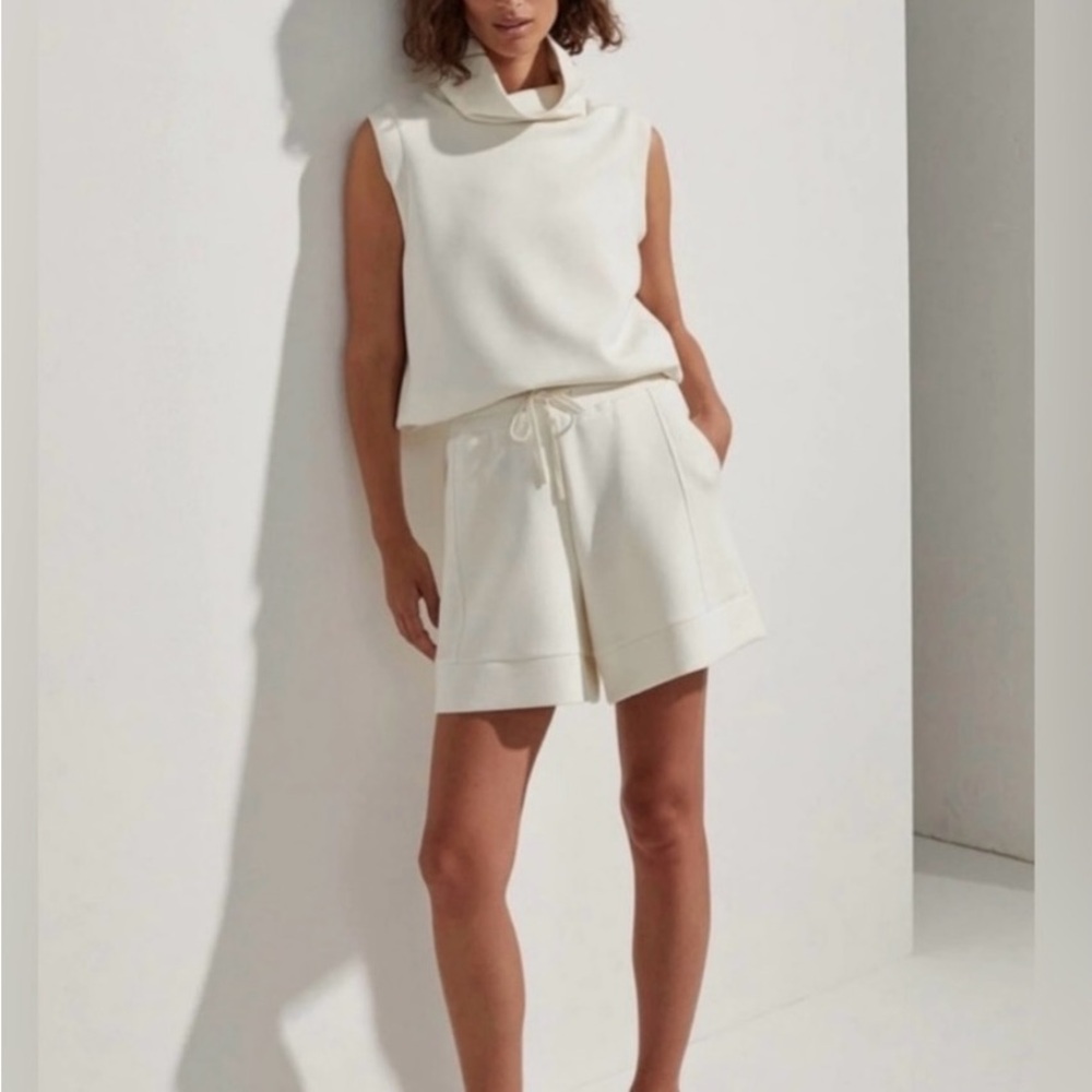 Varley Doublesoft Alder White Shorts Sz XL-Like new